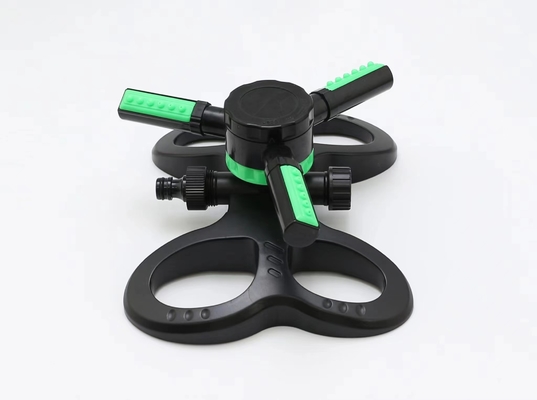 Langlebiger, 360 Grad verstellbarer automatischer, drehbarer Gartensprinkler mit 3 Armen