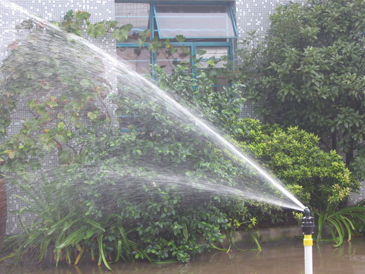 360-Gang-Antrieb Multi-Outlet-Düsen-Sprinkler für eine optimale Wasserverteilung